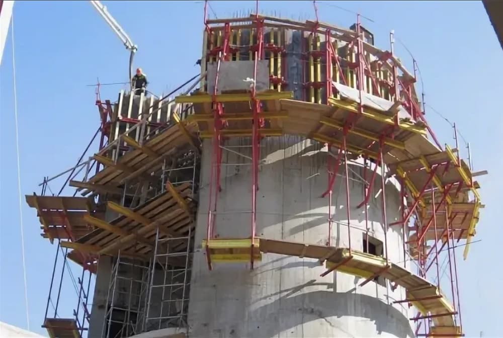 Подъёмно-переставная опалубочная система